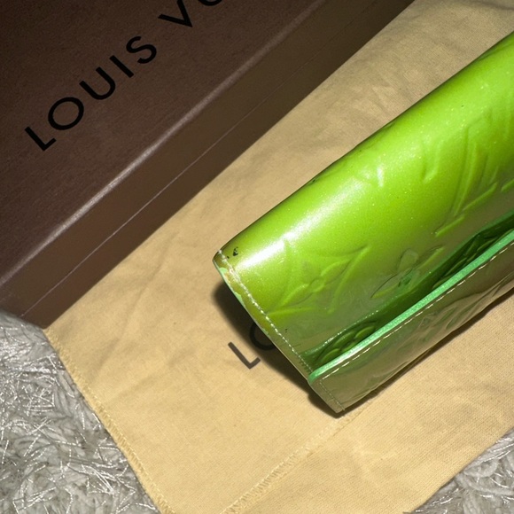 Louis Vuitton Sarah Wallet Monogram Vernis Vert Tonic - Picture 17 of 17